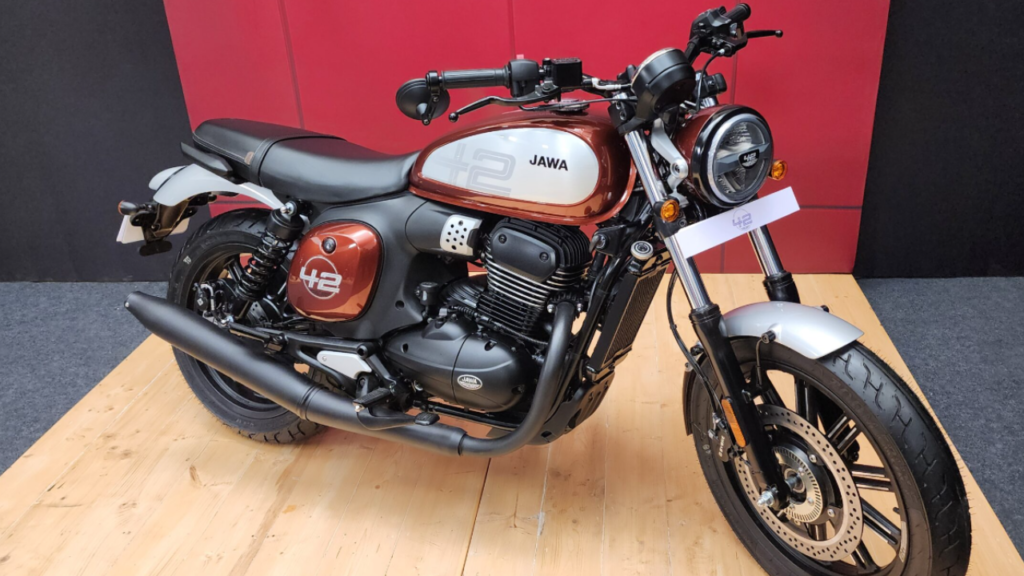 क्या Jawa 42 FJ 350 जीत पाएगी युवाओं का दिल? जानिए कीमत और फीचर्स की पूरी जानकारी 2 Jawa 42 FJ 350