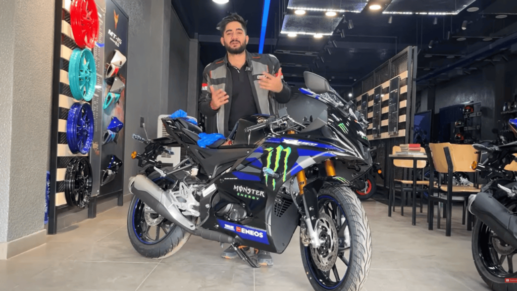 Add a heading 2024 09 16T231650.818 1 Yamaha ने पेश किए R15M और MT-15 के MotoGP वर्जन, देखें क्या है खास